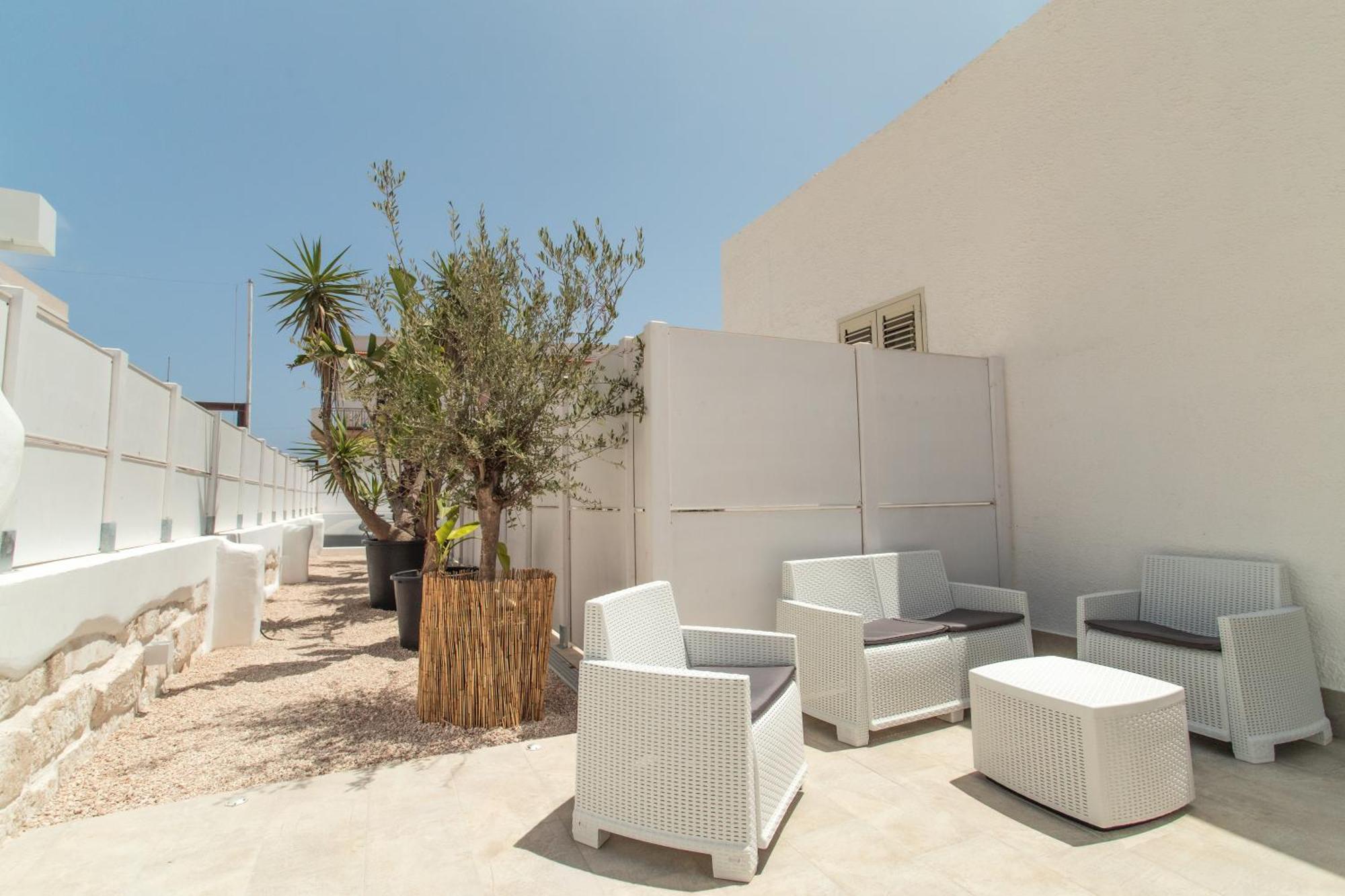 Le Grotte Hotel Lampedusa Exterior photo