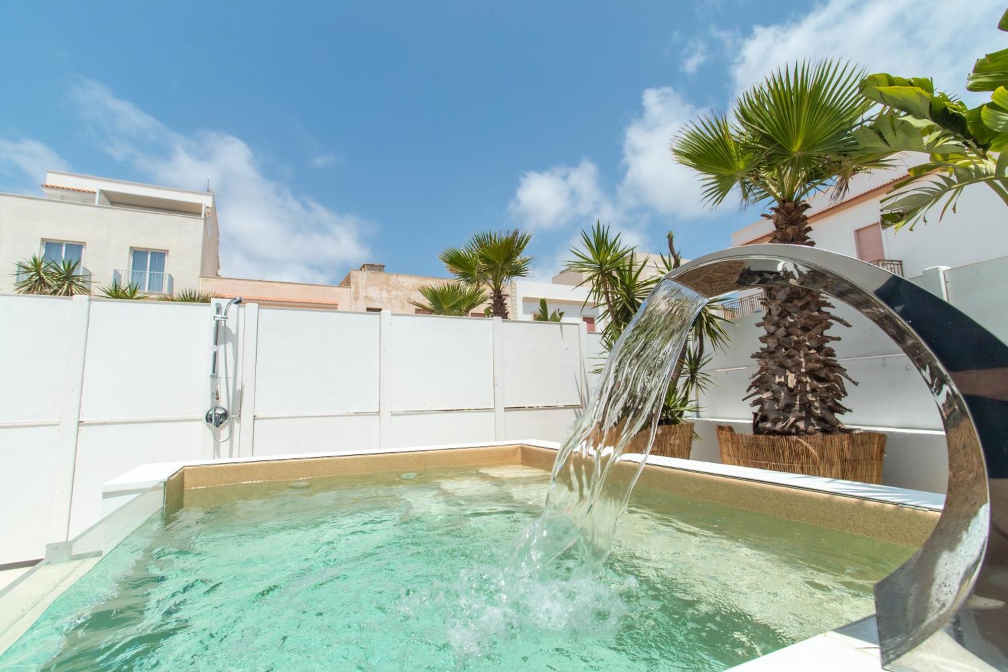 Le Grotte Hotel Lampedusa Exterior photo