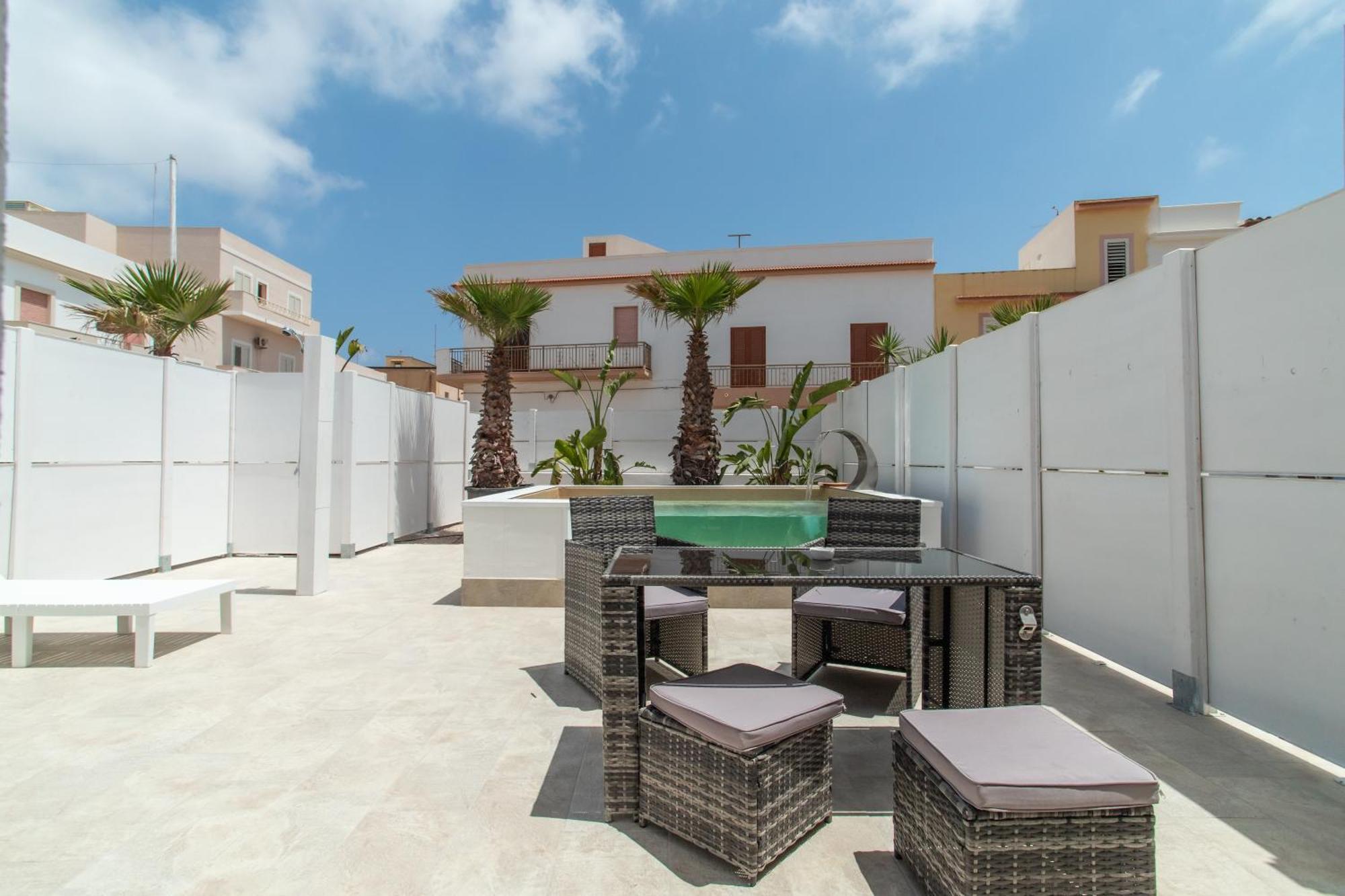 Le Grotte Hotel Lampedusa Exterior photo
