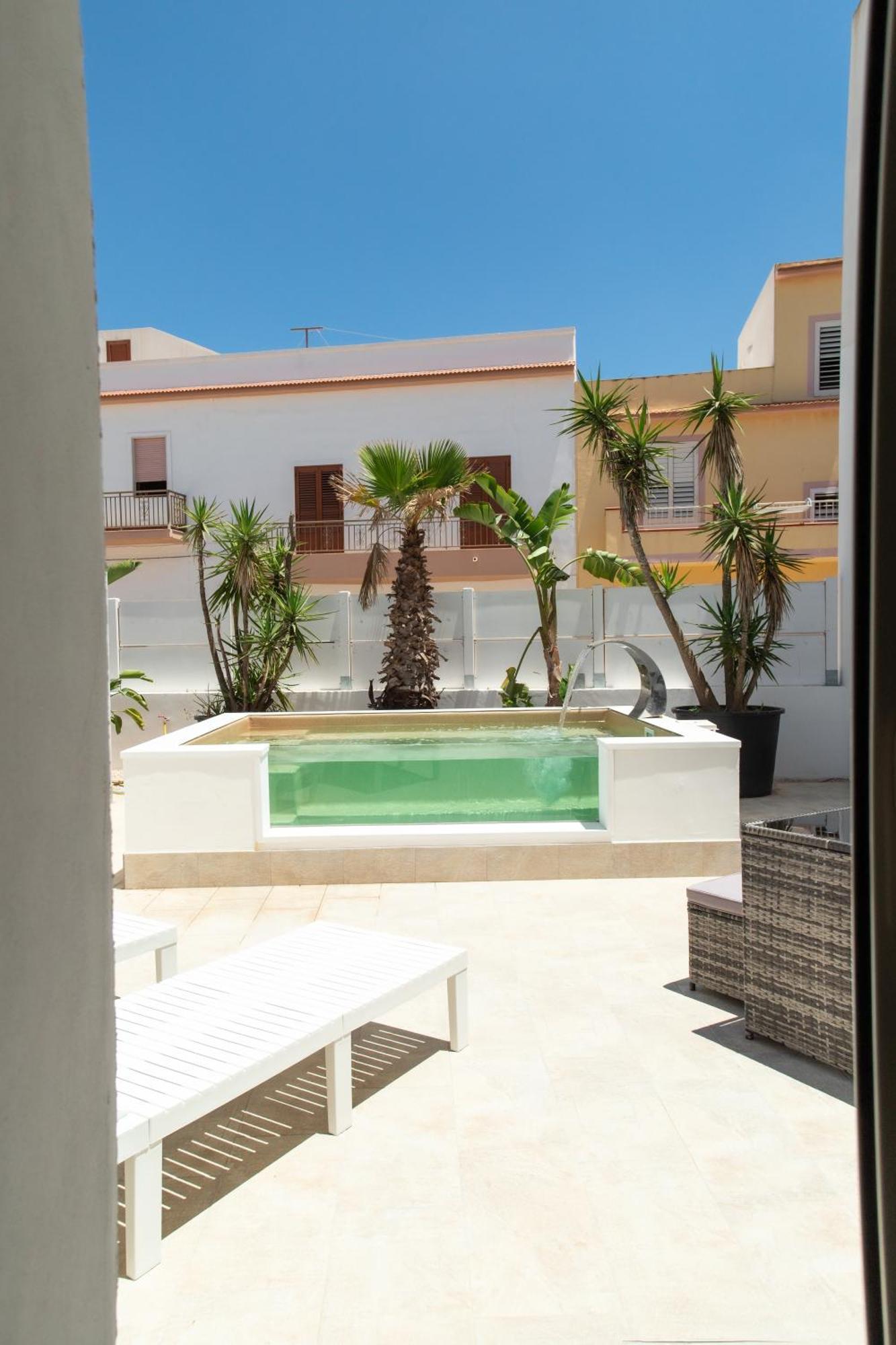 Le Grotte Hotel Lampedusa Exterior photo